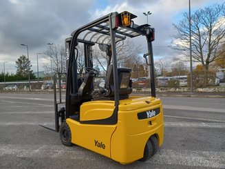 Трехопорные погрузчики Yale ERP16VTMWB