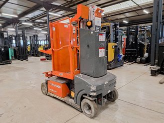 Строительный подъёмник с вертикальной мачтой JLG TOUCAN DUO