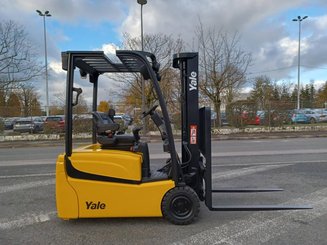 Трехопорные погрузчики Yale ERP16VTMWB