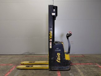 Штабелер Yale MS12AC