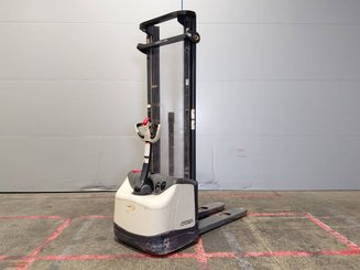 Штабелеры с электроприводом Crown WF3000