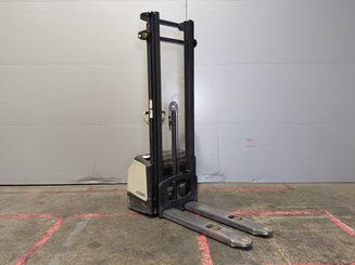 Штабелеры с электроприводом Crown WF3000