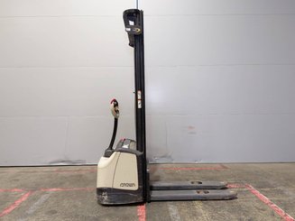 Штабелеры с электроприводом Crown WF3000