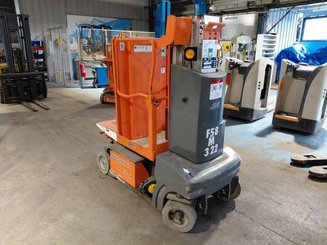 Строительный подъёмник с вертикальной мачтой JLG TOUCANDUO