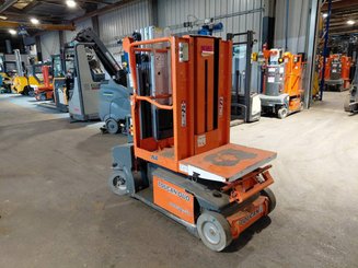 Строительный подъёмник с вертикальной мачтой JLG TOUCANDUO