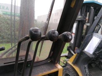 Четырехопорные погрузчики Caterpillar GP45K2