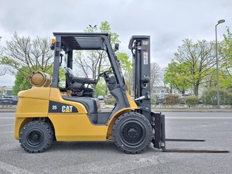 Четырехопорные погрузчики Caterpillar GP35 NTD