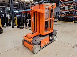 Строительный подъёмник с вертикальной мачтой JLG TOUCAN DUO