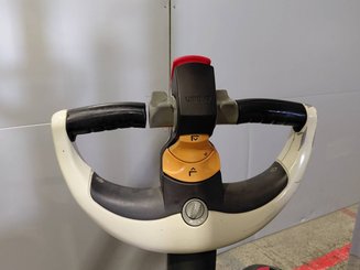 Штабелеры с электроприводом Crown WF3000