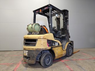 Четырехопорные погрузчики Caterpillar GP25NTD