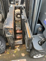 Четырехходовый вилочный погрузчик AMLIFT AGILIFT 25-12-49