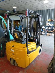 Трехопорные погрузчики Yale ERP15VTSWB