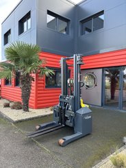 Разнонаправленный штабелер AMLIFT COMBI WR4 1500