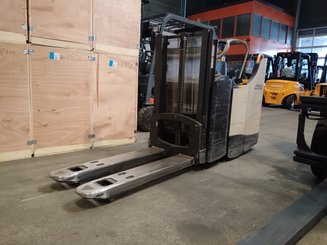 Штабелеры с электроприводом Crown DT3040 2.0
