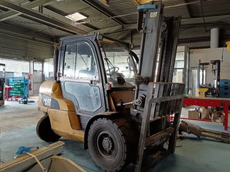 Четырехопорные погрузчики Caterpillar DP50NT