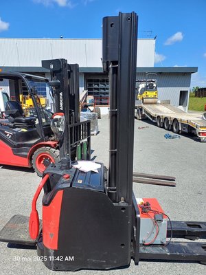 Штабелер с откидной платформой Hangcha CDD12-AZ3S-L - 1