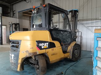Четырехопорные погрузчики Caterpillar DP50NT