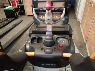 Штабелеры с электроприводом Crown DT3040 2.0
