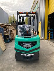 Четырехопорные погрузчики Mitsubishi FG18N