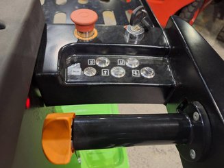 Строительный подъёмник с вертикальной мачтой Hangcha CJD02-AMC1-M1I