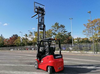 Четырехопорные погрузчики Hangcha A4W25