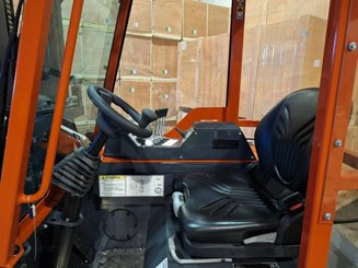 Четырехходовый вилочный погрузчик AMLIFT AGILIFT 3000E