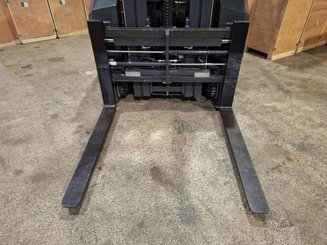 Четырехходовый вилочный погрузчик AMLIFT AGILIFT 3000E