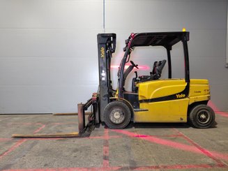 Четырехопорные погрузчики Yale ERP45VL