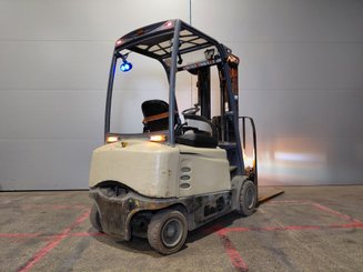Четырехопорные погрузчики Crown SCF6040-18