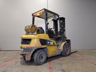 Четырехопорные погрузчики Caterpillar GP30NTD