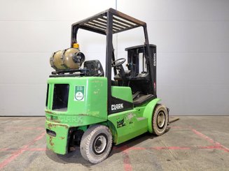 Газовый погрузчик Clark CGP25