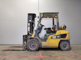 Четырехопорные погрузчики Caterpillar GP30NTD