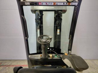 Четырехопорные погрузчики Crown SCF6040-16