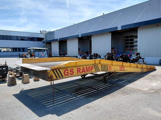 Прочее подъемно-транспортное оборудование GS Ramp GS12 - 1