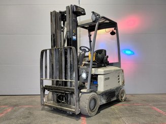 Четырехопорные погрузчики Crown SCF6040-18
