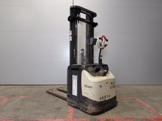 Штабелер Crown ESI4000-14