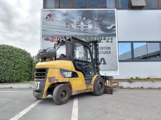 Четырехопорные погрузчики Caterpillar GP45NTD