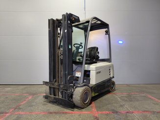 Четырехопорные погрузчики Crown SCF6040-16