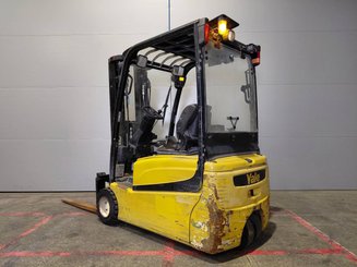 Четырехопорные погрузчики Yale ERP20 - 2