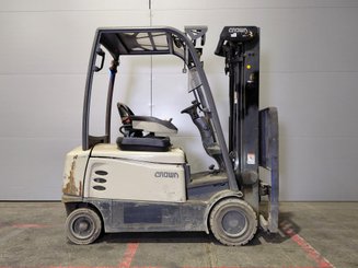 Четырехопорные погрузчики Crown SCF6040-18