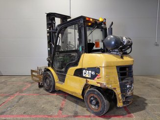 Четырехопорные погрузчики Caterpillar GP45NTD