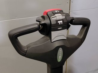 Штабелеры с электроприводом Hangcha CDD16-XT1-SI
