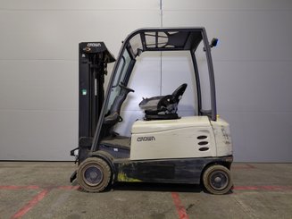 Четырехопорные погрузчики Crown SCF6040-16