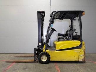 Четырехопорные погрузчики Yale ERP20