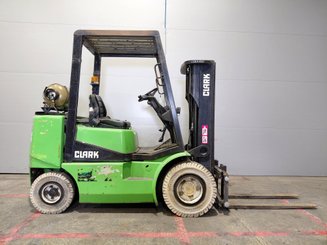 Газовый погрузчик Clark CGP25