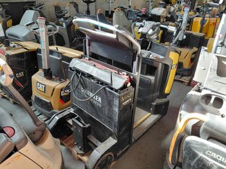 Буксировочного тягача Caterpillar NTR30N