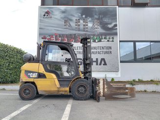 Четырехопорные погрузчики Caterpillar GP45NTD