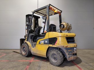 Четырехопорные погрузчики Caterpillar GP30NTD