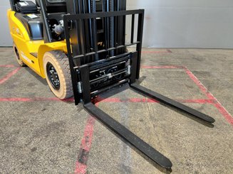 Четырехопорные погрузчики Hangcha XE25i ( CPD25-XEY2HA-SI )