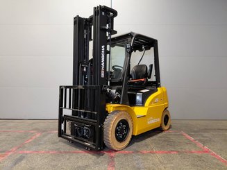 Четырехопорные погрузчики Hangcha XE25i ( CPD25-XEY2HA-SI )